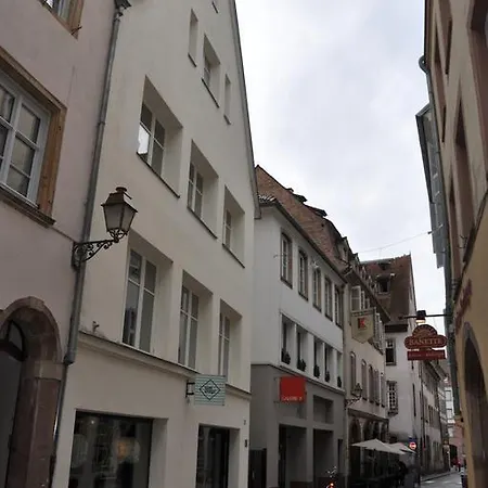 Le 32 Apartment